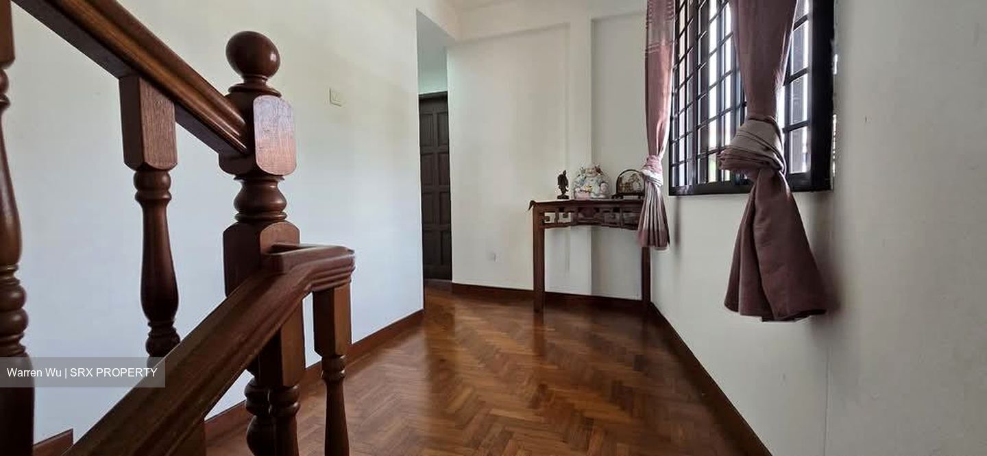 Simon Walk (D19), Terrace #551845031